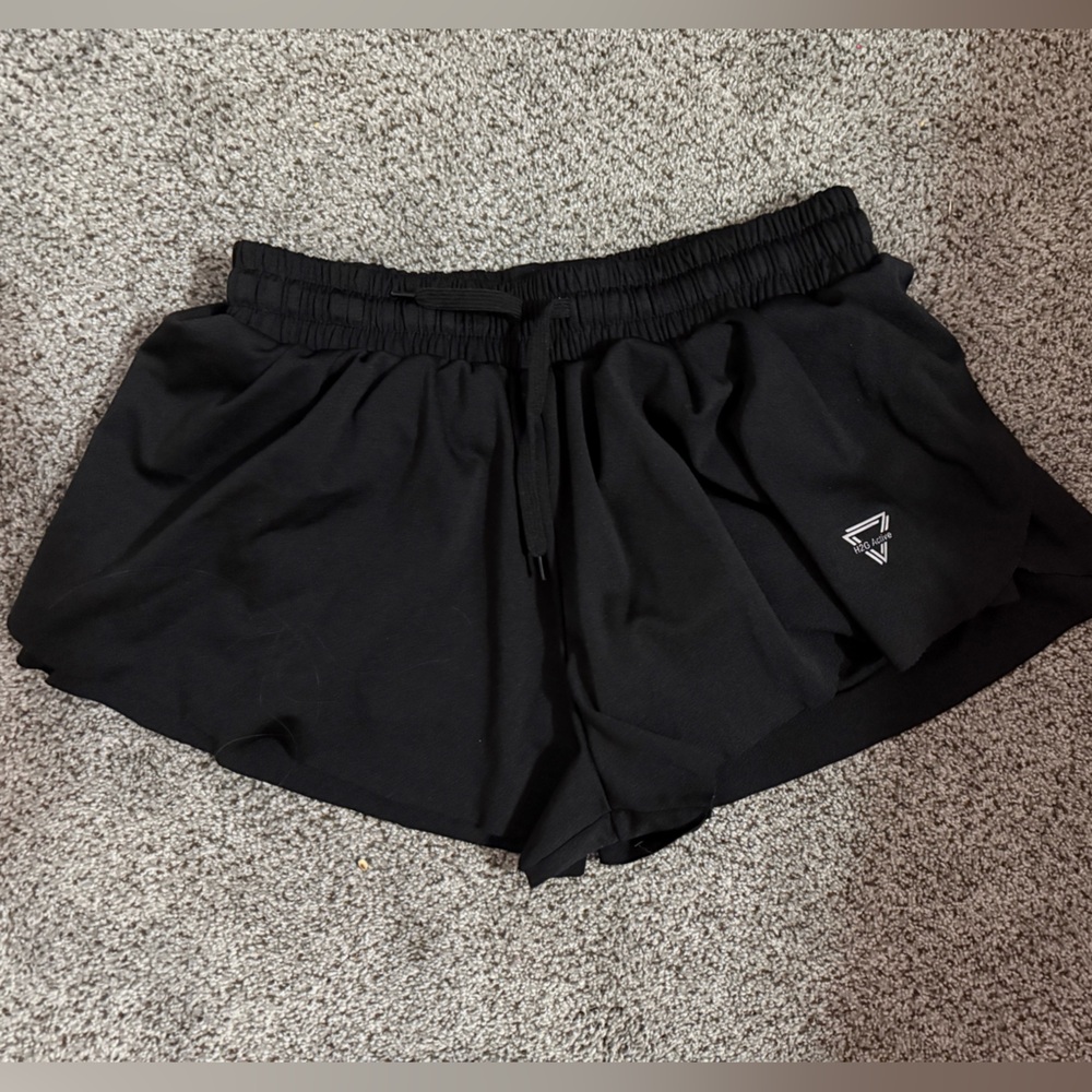 Flowy shorts size L
